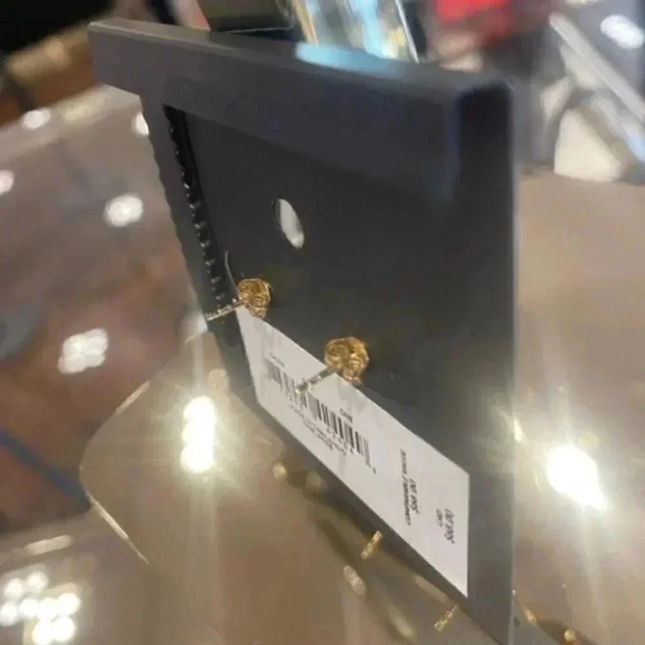 PEARL HEART PADLOCK STUD EARRINGS COACH - Picture 5 of 6